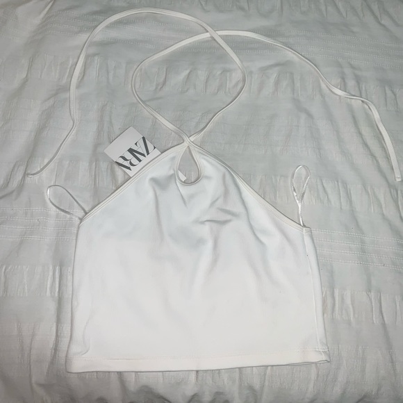 White medium halter top, brand Zara. Condition is brand new, never worn. - Picture 1 of 3